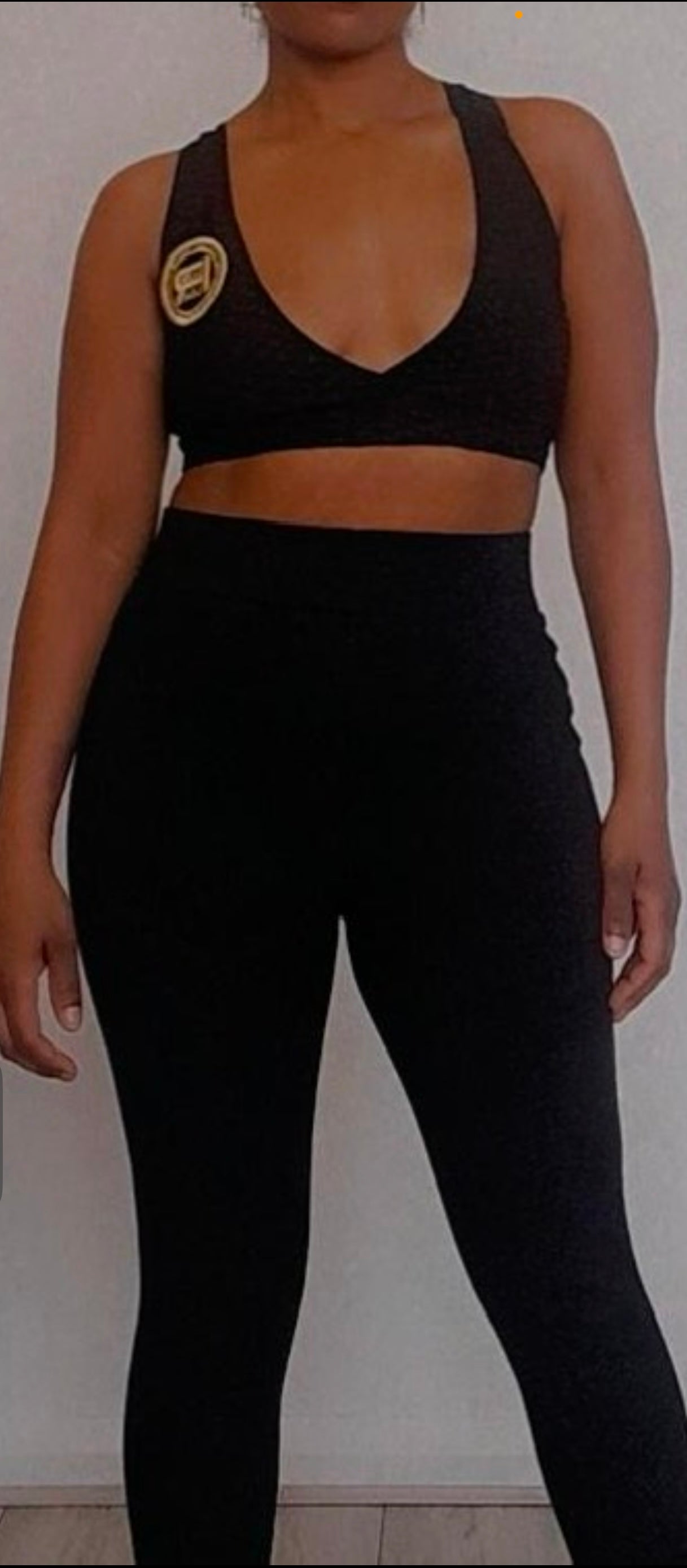 Cropped sports bra